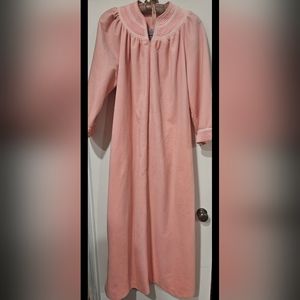 Vintage Evelyn Pearson Mumu/Robe/House Dress - Medium - 70s/80s